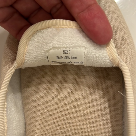 Bee Slippers - Picture 5 of 6